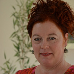 Porträtfoto der Dozentin Anja Jung