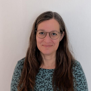 Profilbild der Dozentin Sandra Hergenhan