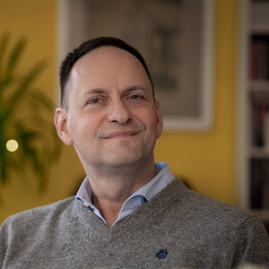 Porträtfoto des Dozenten Jochen Bickert
