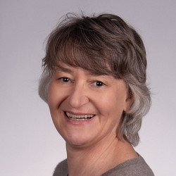 Porträtfoto der Dozentin Claudia Friederichs