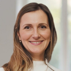 Profilbild der Dozentin Anja Feierabend