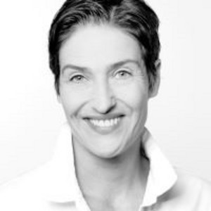 Porträtfoto der Dozentin Sabine Tellmann
