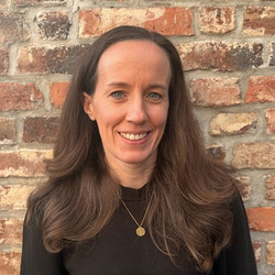 Porträtfoto der Dozentin Viola Ernst