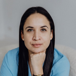 Porträtfoto der Dozentin Maria Valeria Kunz